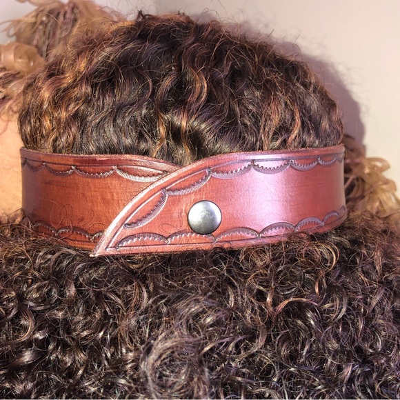 Brown - Picture 3 of 4